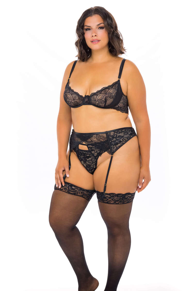 Plus Size Gabrielle Eyelash Lace & Panty Set