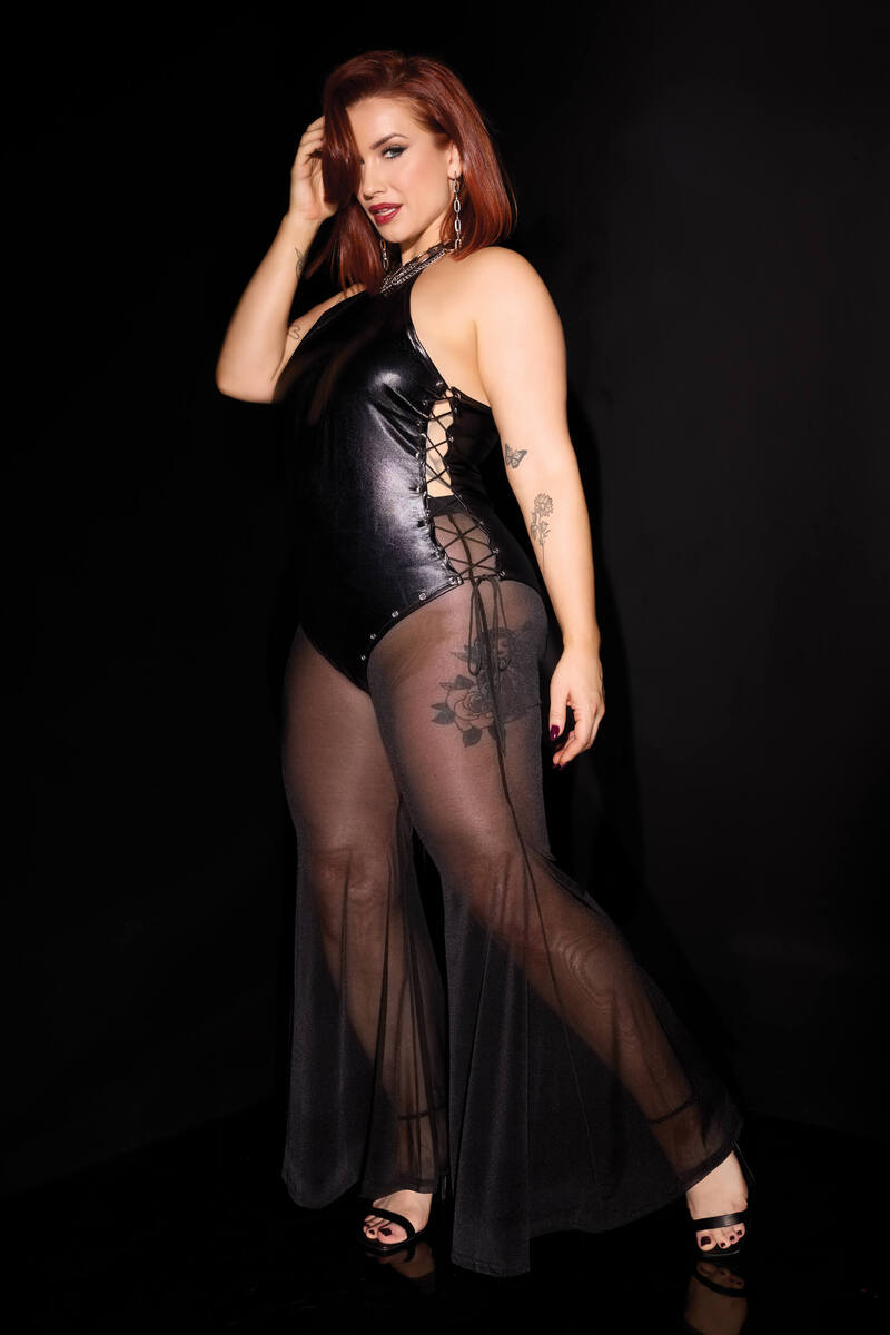 Dangerous Curves Mesh Pants Black Lifestyle Side