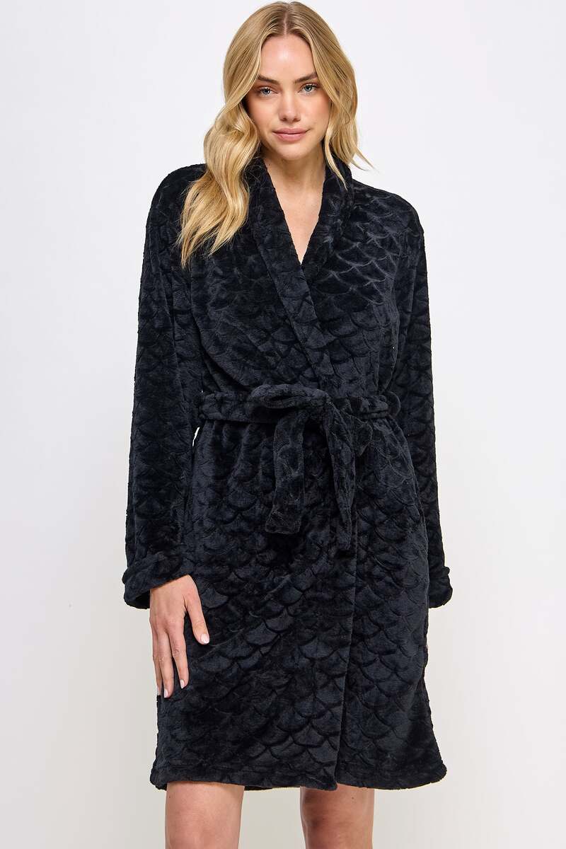 Ariel Robe Black Front Closeup