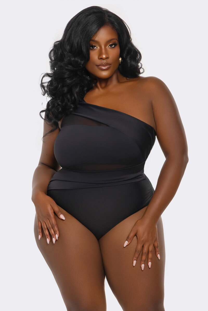 Jaqueline Swimsuit Plus Size Black Front Closeup